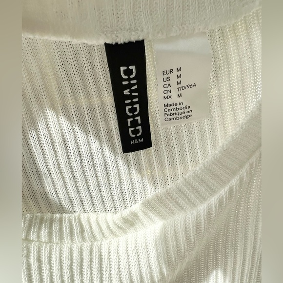 [Free add on item] Female Equals Future long sleeve loose fit top - Picture 3 of 4